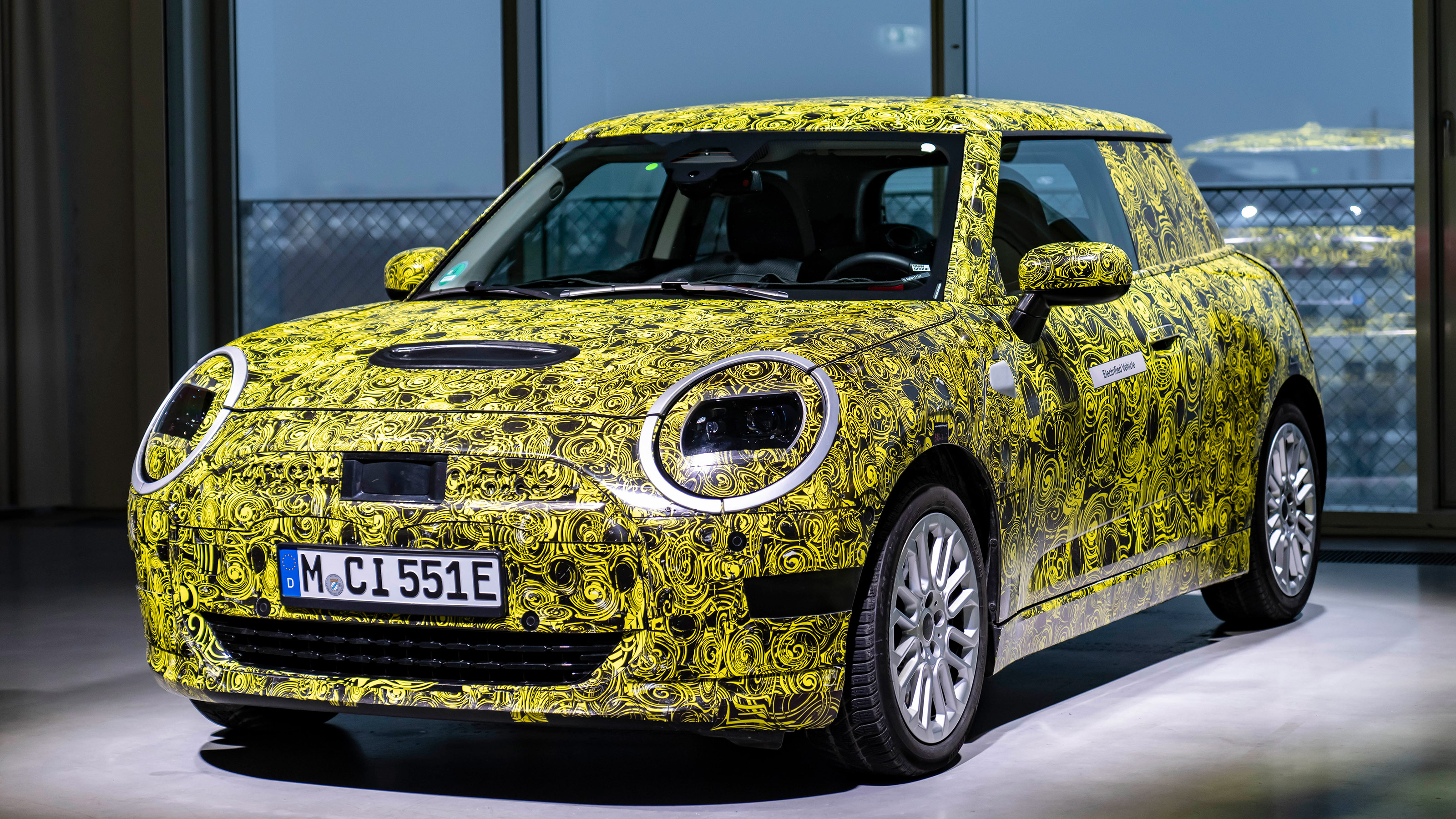 New electric MINI Cooper E to debut at Munich Motor Show 